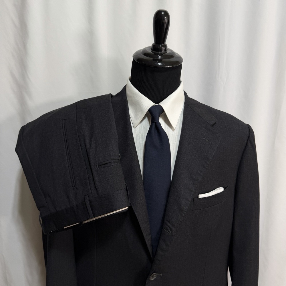 Corneliani Suit Mens 46R 36x31 100% Wool Made in Italy Pleated Charcoal